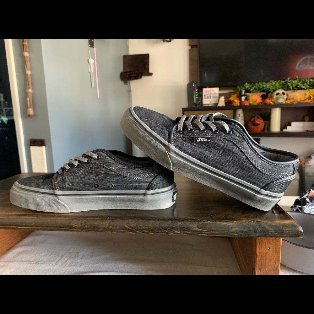 Lowtop Vans Mens size 7